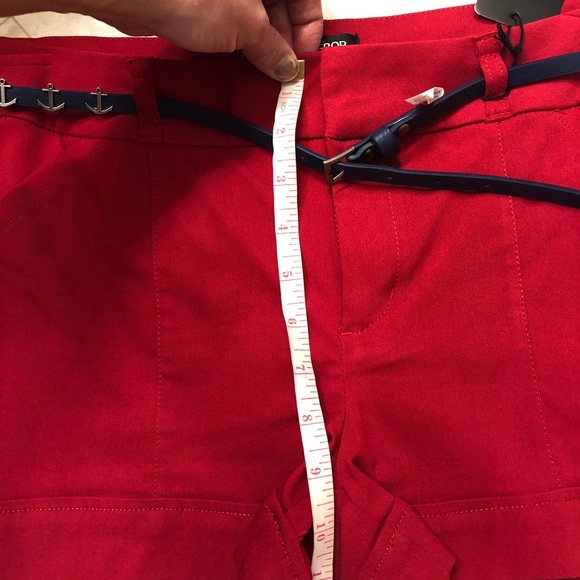 Red shorts - Picture 4 of 9